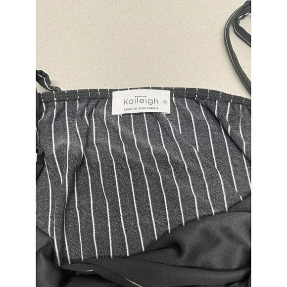 KAILEIGH WOMENS SIZE 3XL BLACK PINSTRIPE 1 PIECE JUMPSUIT POCKETS NWT - Picture 3 of 6